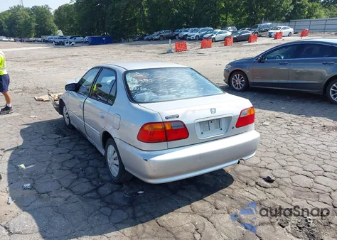 1999 Honda Civic Value Package z USA, uszkodzony, nr VIN 2HGEJ6615XH582884